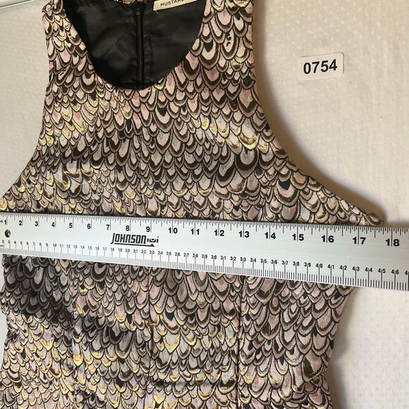 Mustard Seed Women Mini Dress size M Golden Metallic Sleeveless Fit & Flare - Picture 3 of 9